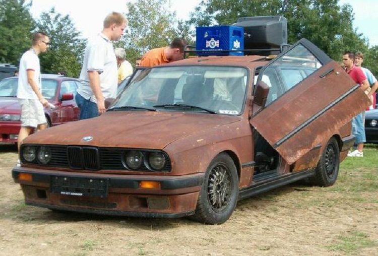 Ржавый автомобиль