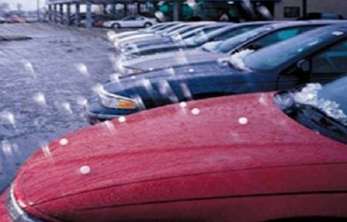 Град и автомобиль