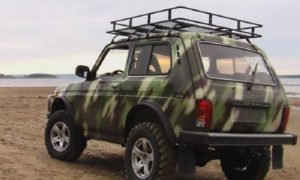 Нива хаки с багажником на крыше