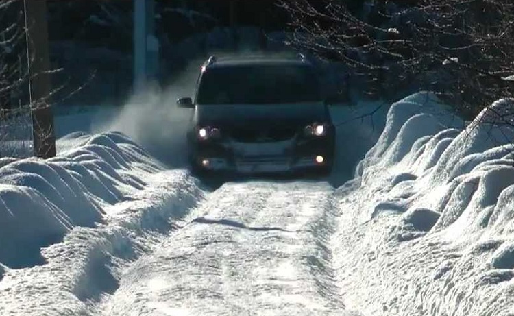 Volkswagen на снежной дороге